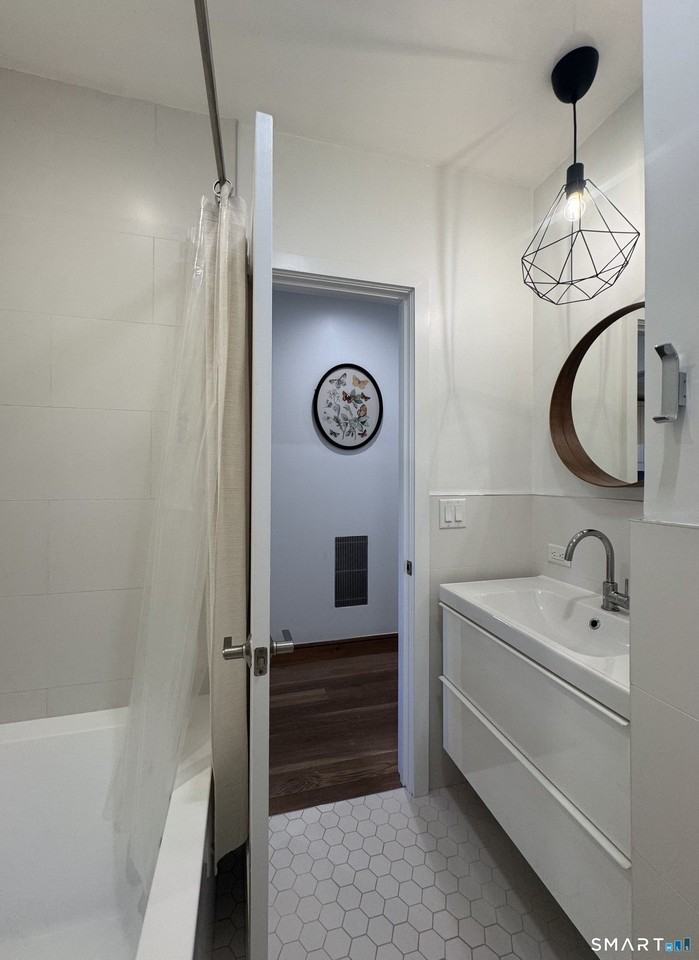 930 Cove Rd #2 - Photo 6 of 14