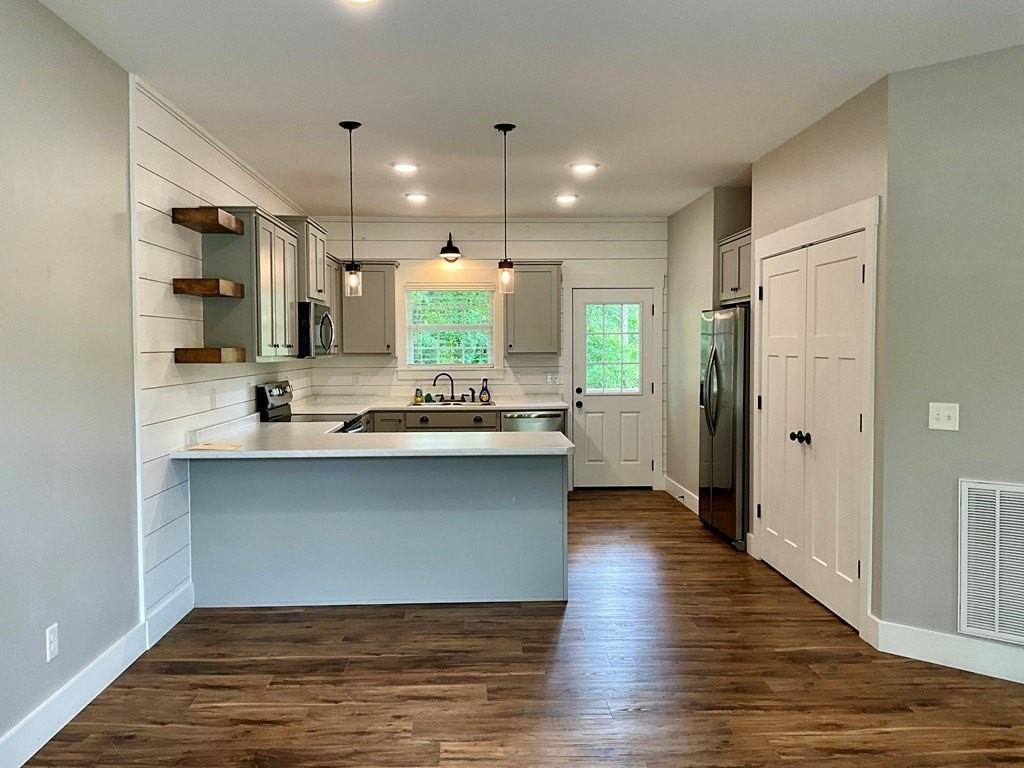 1174A Beaverdale Rd Ne - Photo 2 of 12