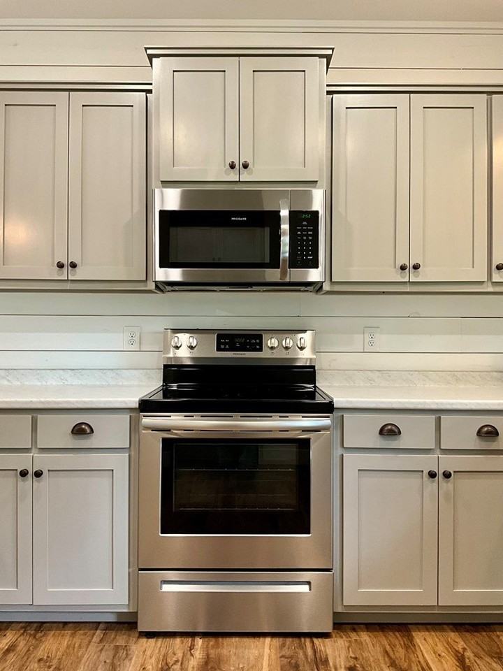 1174A Beaverdale Rd Ne - Photo 3 of 12
