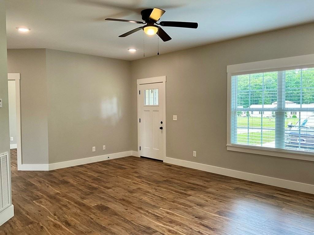 1174A Beaverdale Rd Ne - Photo 5 of 12