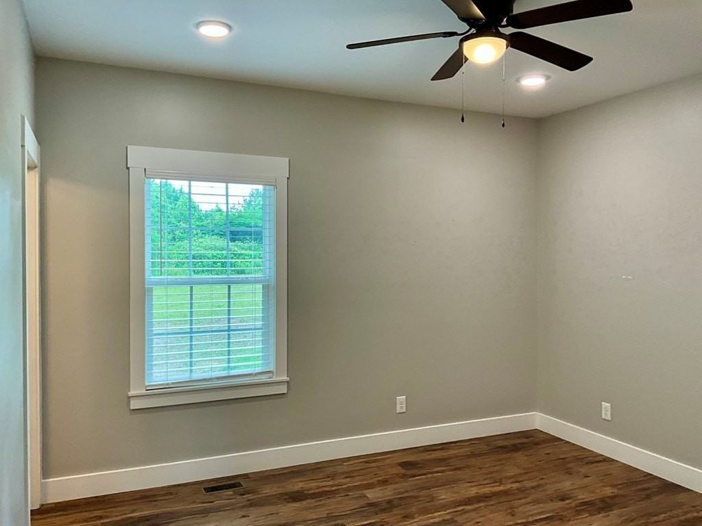 1174A Beaverdale Rd Ne - Photo 6 of 12