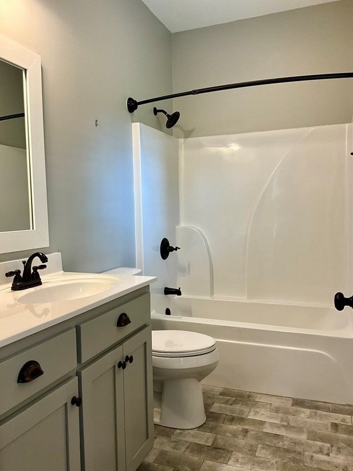 1174A Beaverdale Rd Ne - Photo 7 of 12