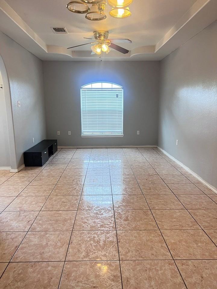 2148 La Jolla St - Photo 5 of 18