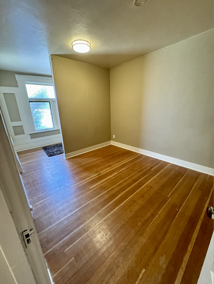1120 Finnegan Way, Unit 5 - Photo 7 of 11