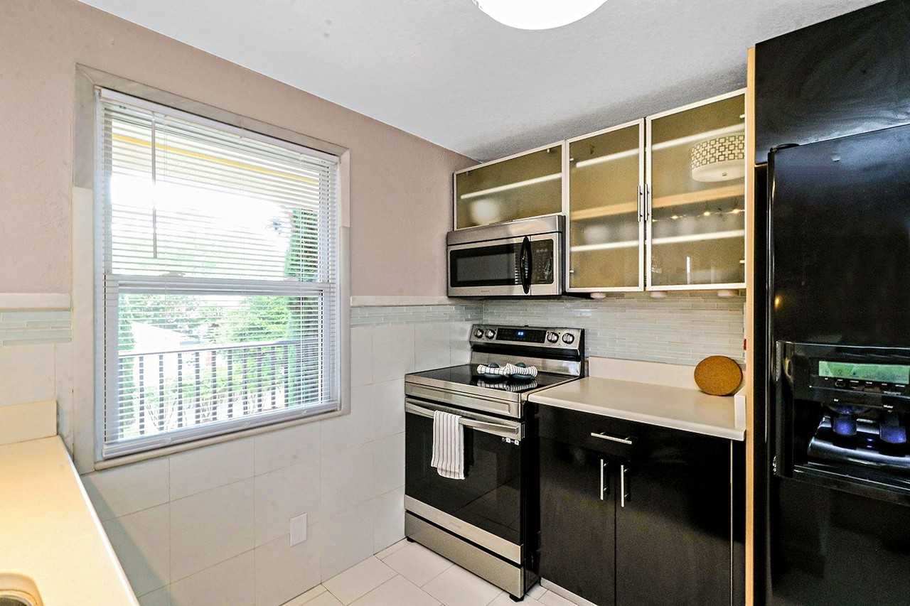 425 26th Street, Unit 6 - Photo 7 of 27