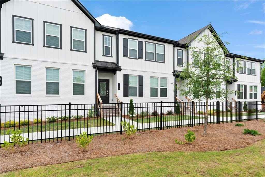 15 Constitution Ave - Photo 2 of 36