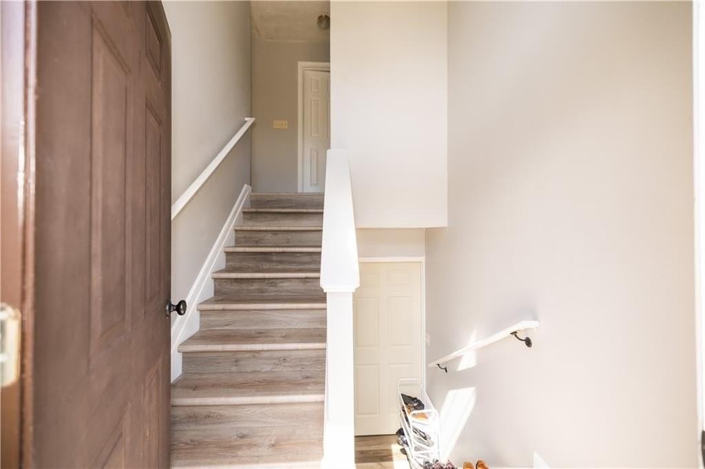 599 Rivulett Ct - Photo 2 of 31