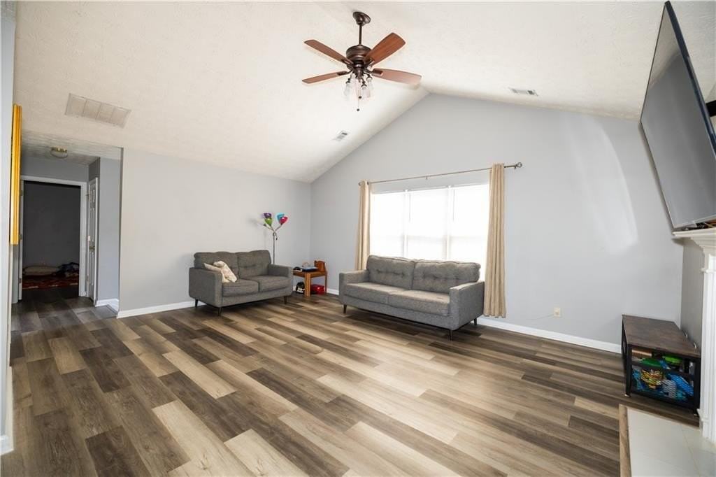 599 Rivulett Ct - Photo 4 of 31