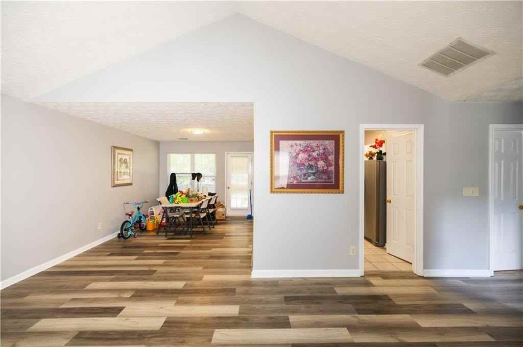 599 Rivulett Ct - Photo 5 of 31
