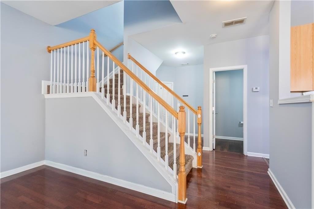1126 Treymont Ln - Photo 7 of 31