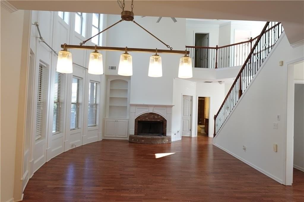 1921 Binnies Way - Photo 2 of 24