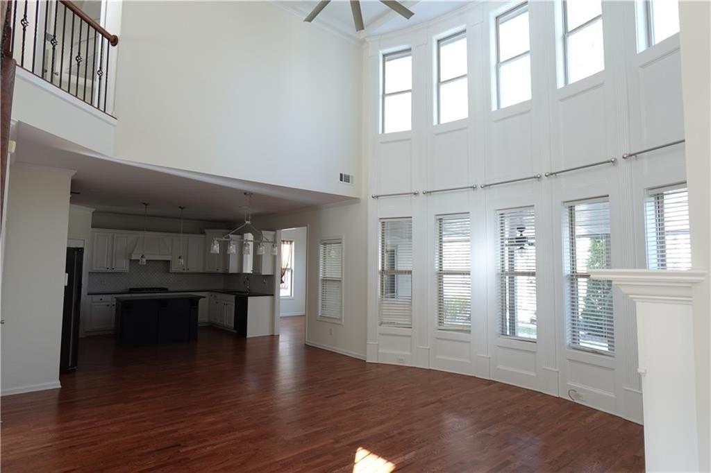 1921 Binnies Way - Photo 3 of 24
