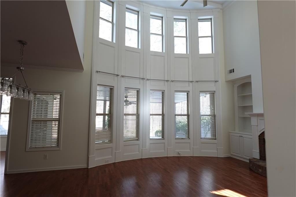 1921 Binnies Way - Photo 4 of 24