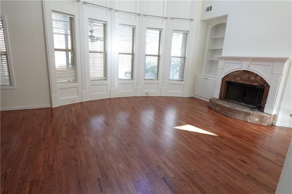 1921 Binnies Way - Photo 5 of 24