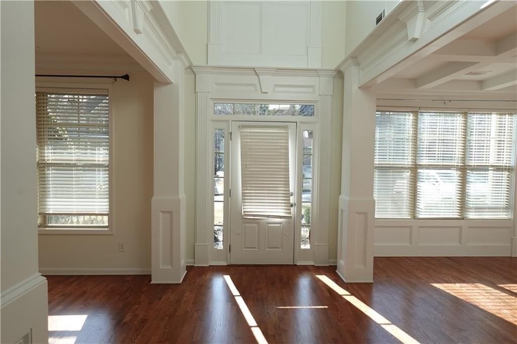 1921 Binnies Way - Photo 7 of 24