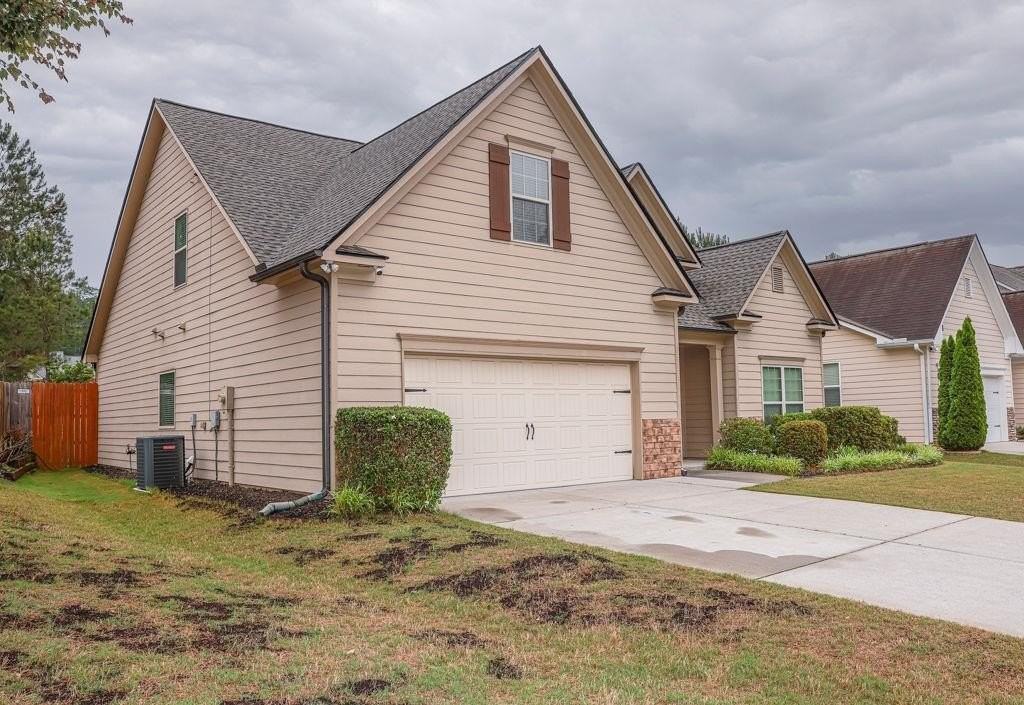 2241 Line Dr - Photo 2 of 40