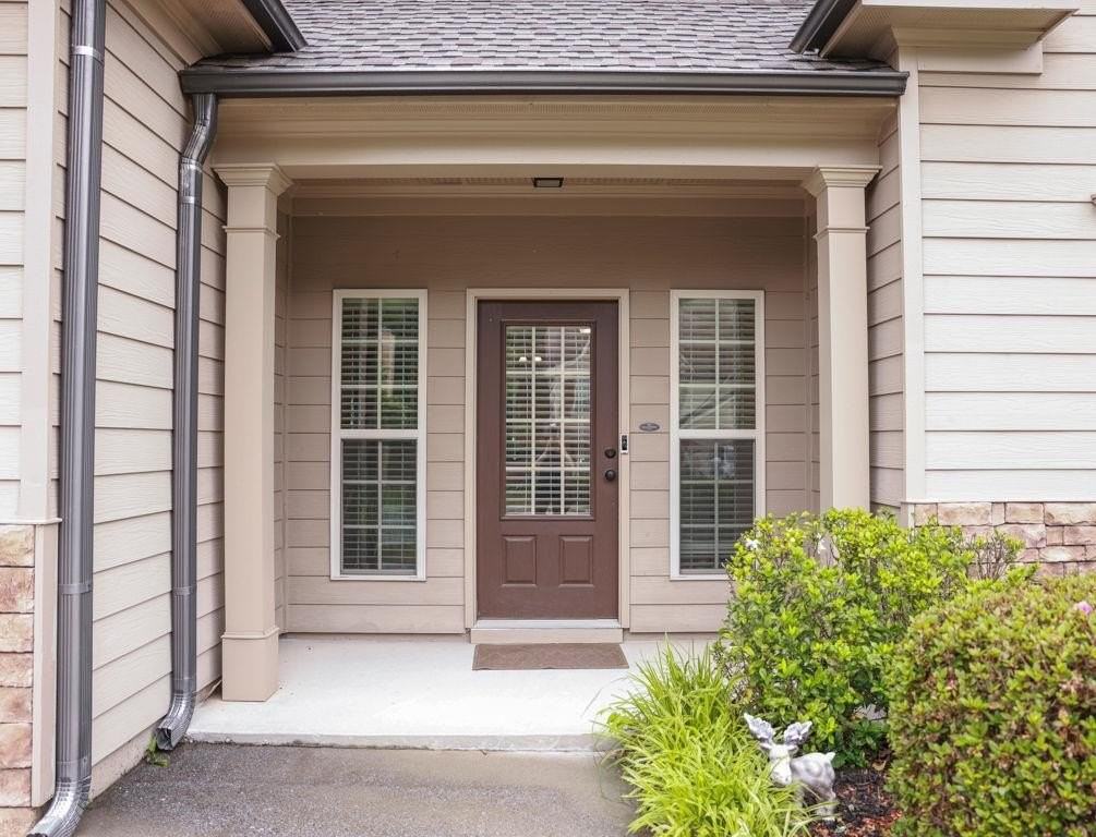 2241 Line Dr - Photo 3 of 40
