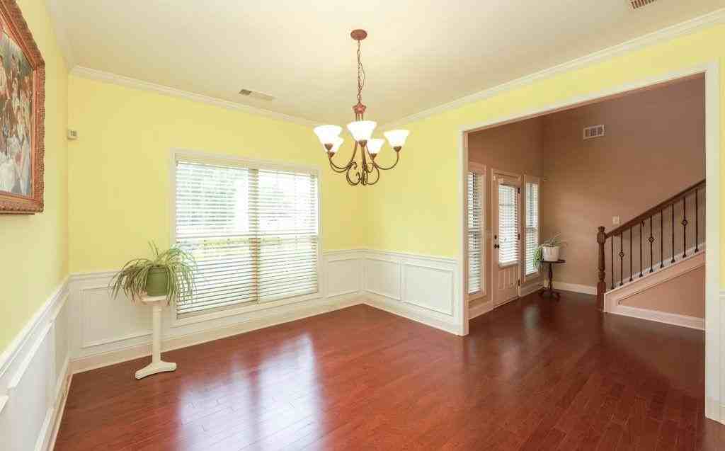 2241 Line Dr - Photo 7 of 40