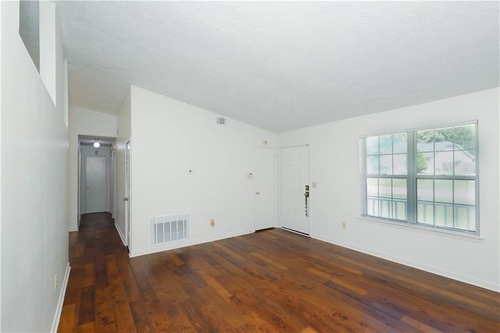 6560 Emerald Pointe Cir - Photo 2 of 11