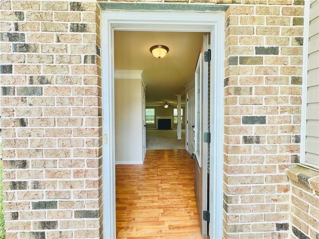 2515 Sheldon Pl - Photo 3 of 34