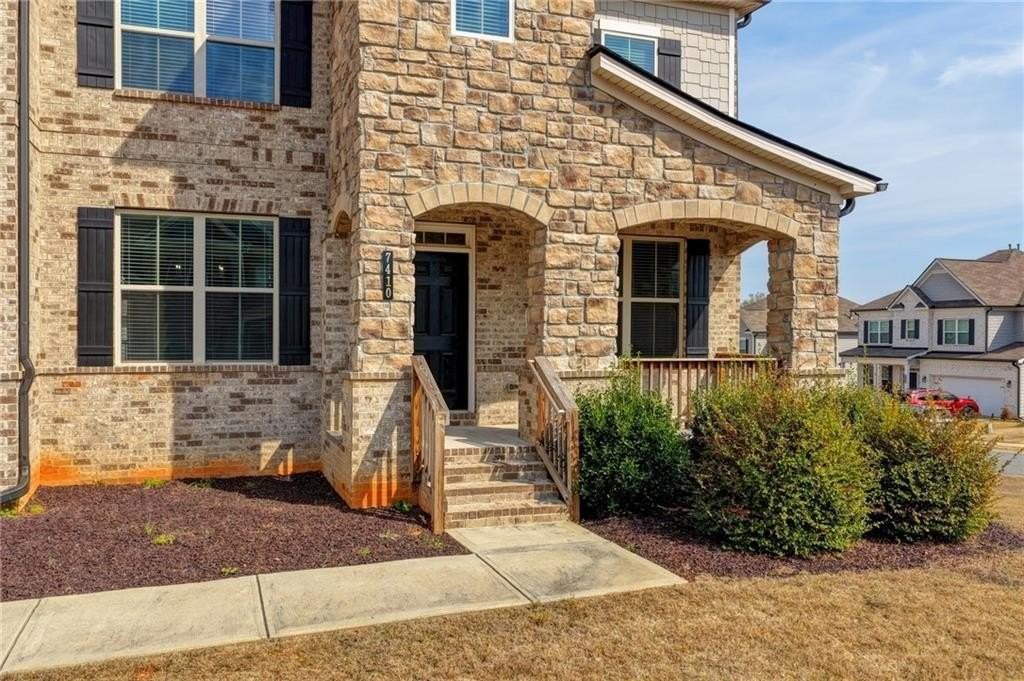 7410 Ansley View Ln - Photo 7 of 50