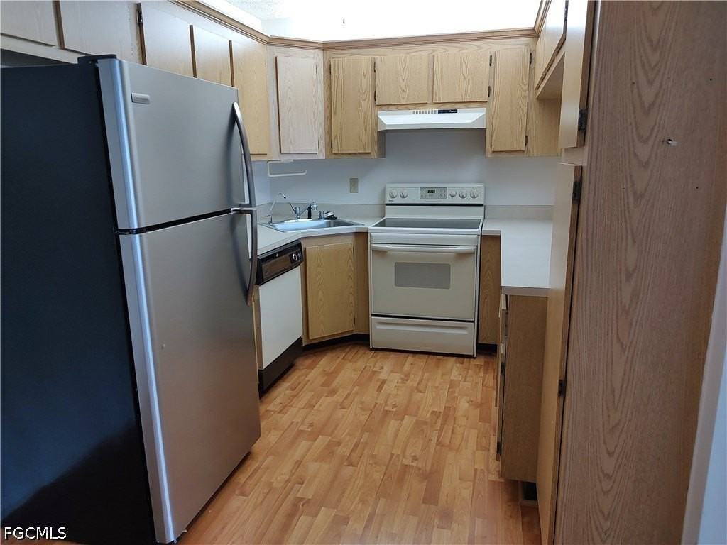 4681 Lakeside Club Blvd #11 - Photo 6 of 20