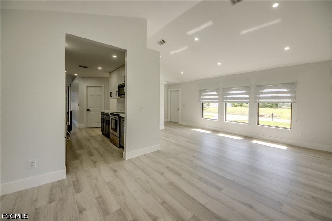 412 Ne 17th Pl - Photo 4 of 29
