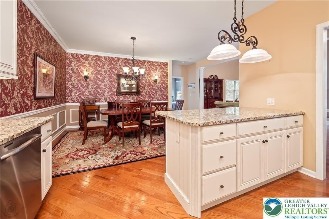 290 Inverness Cir - Photo 3 of 29
