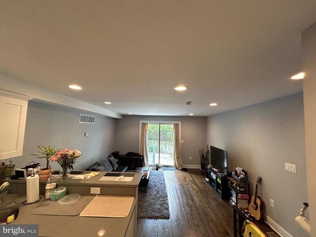 1824 Poplar St #1 - Photo 2 of 18