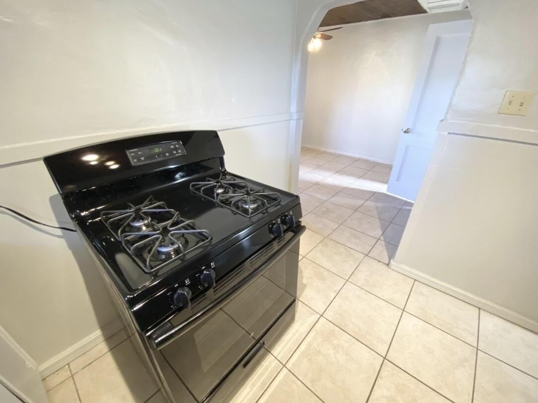426 Headingly Ave Nw #B - Photo 2 of 5
