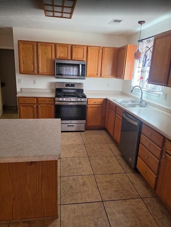 9215 Eiffel Ave Sw - Photo 3 of 21