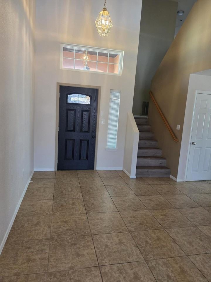 9215 Eiffel Ave Sw - Photo 4 of 21