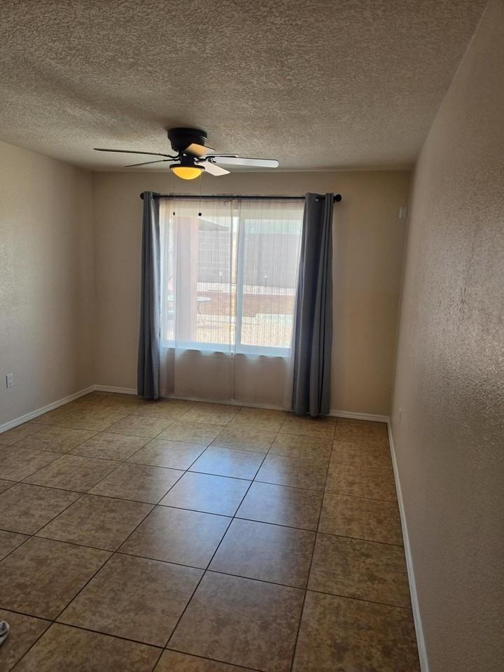 9215 Eiffel Ave Sw - Photo 6 of 21