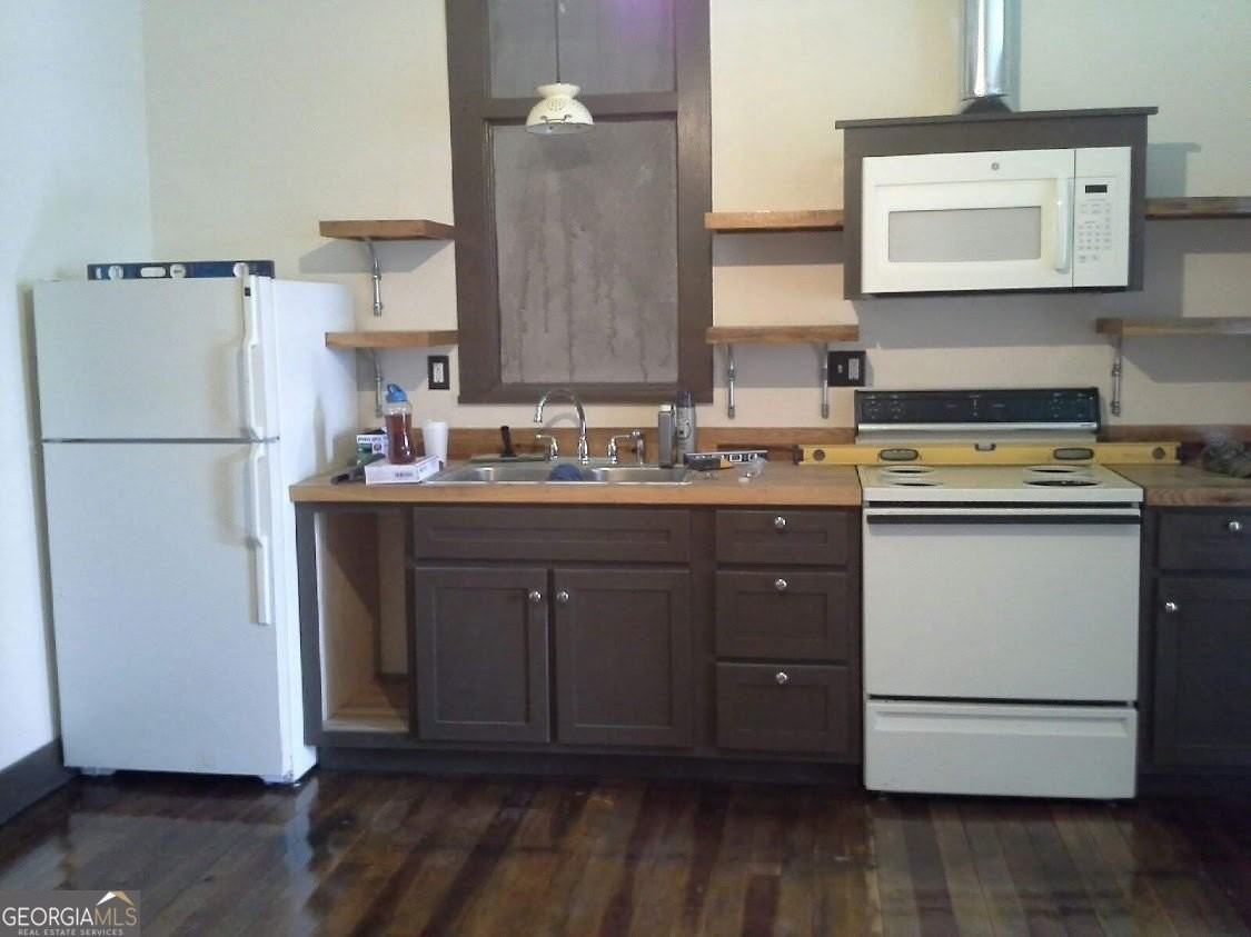 359 Railroad St #A - Photo 5 of 10