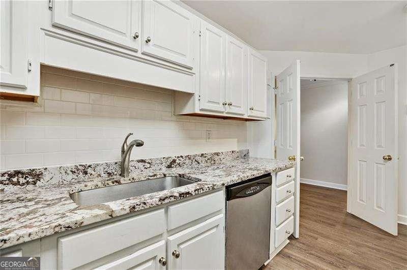 3203 Lenox Rd Ne #6 - Photo 7 of 27