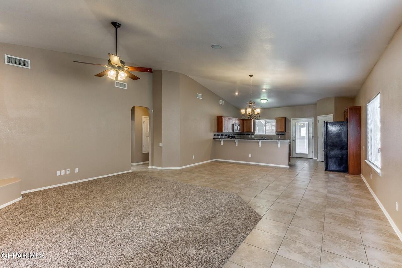 5819 Redstone Rim Dr - Photo 4 of 25