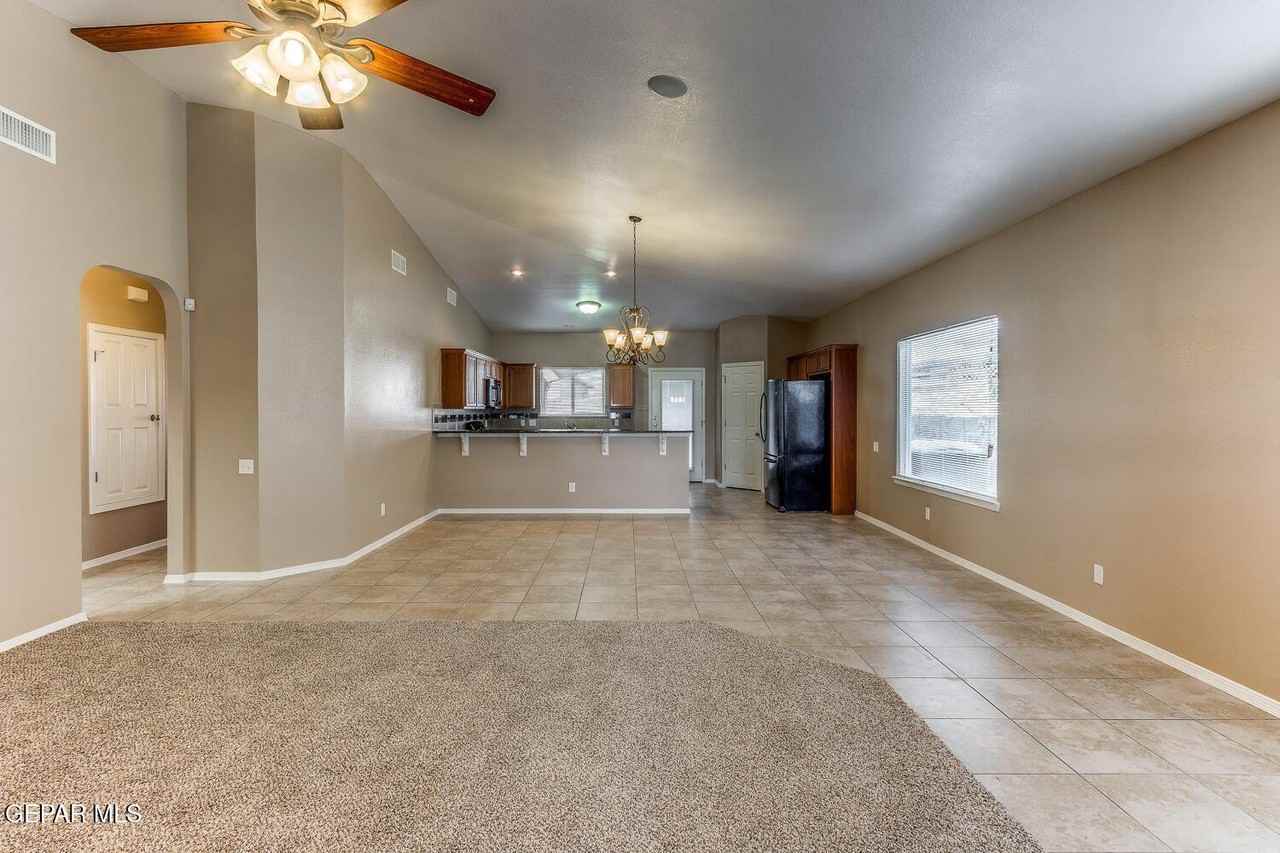 5819 Redstone Rim Dr - Photo 5 of 25
