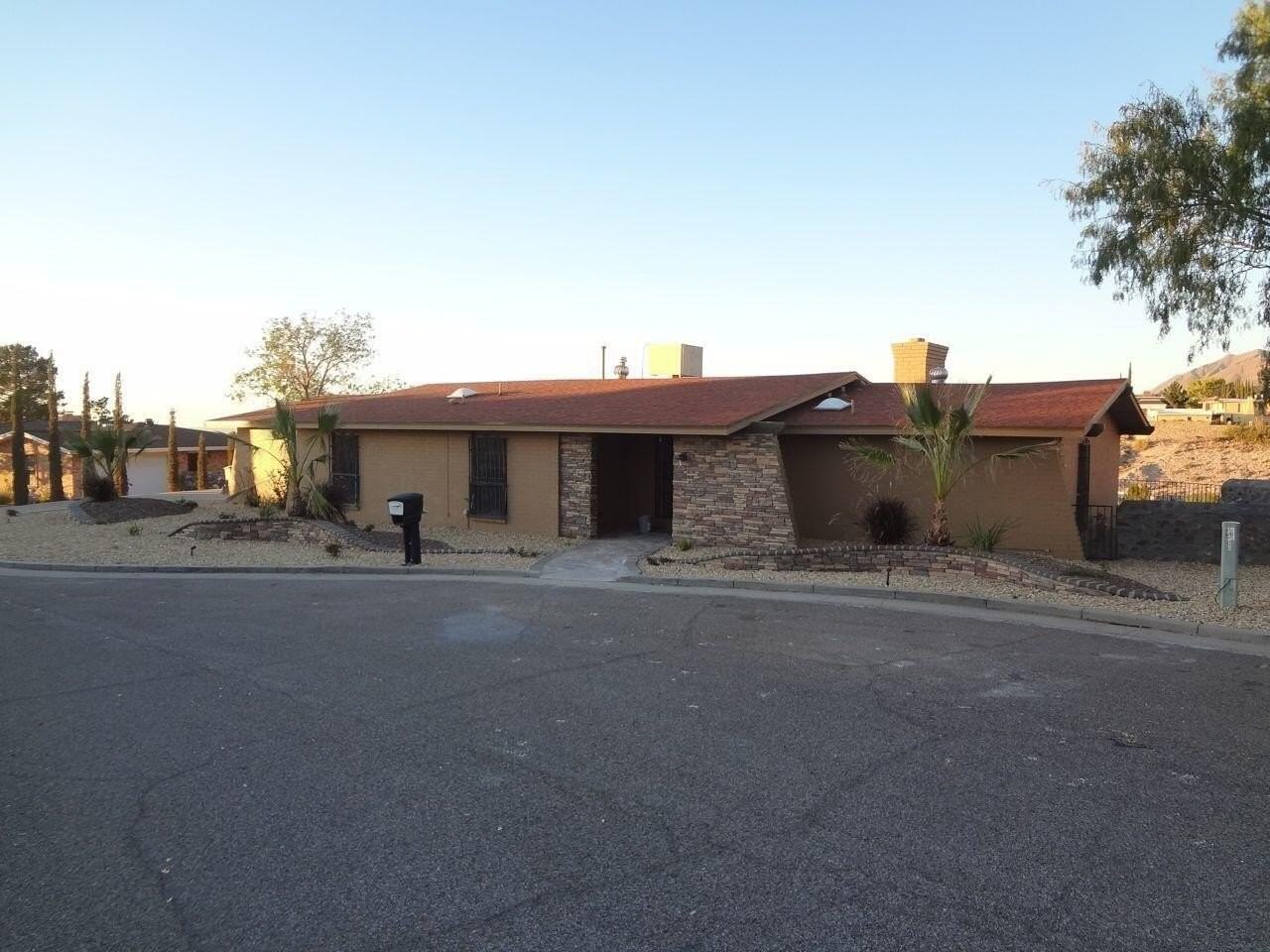 320 Barbaree Dr - Photo 2 of 16