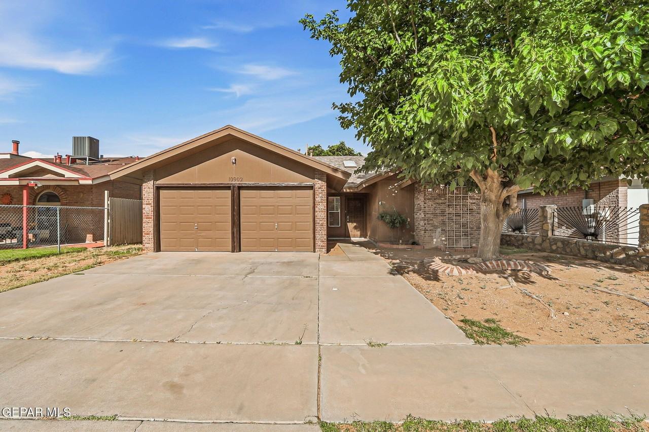 10902 Yogi Berra Dr - Photo 3 of 33