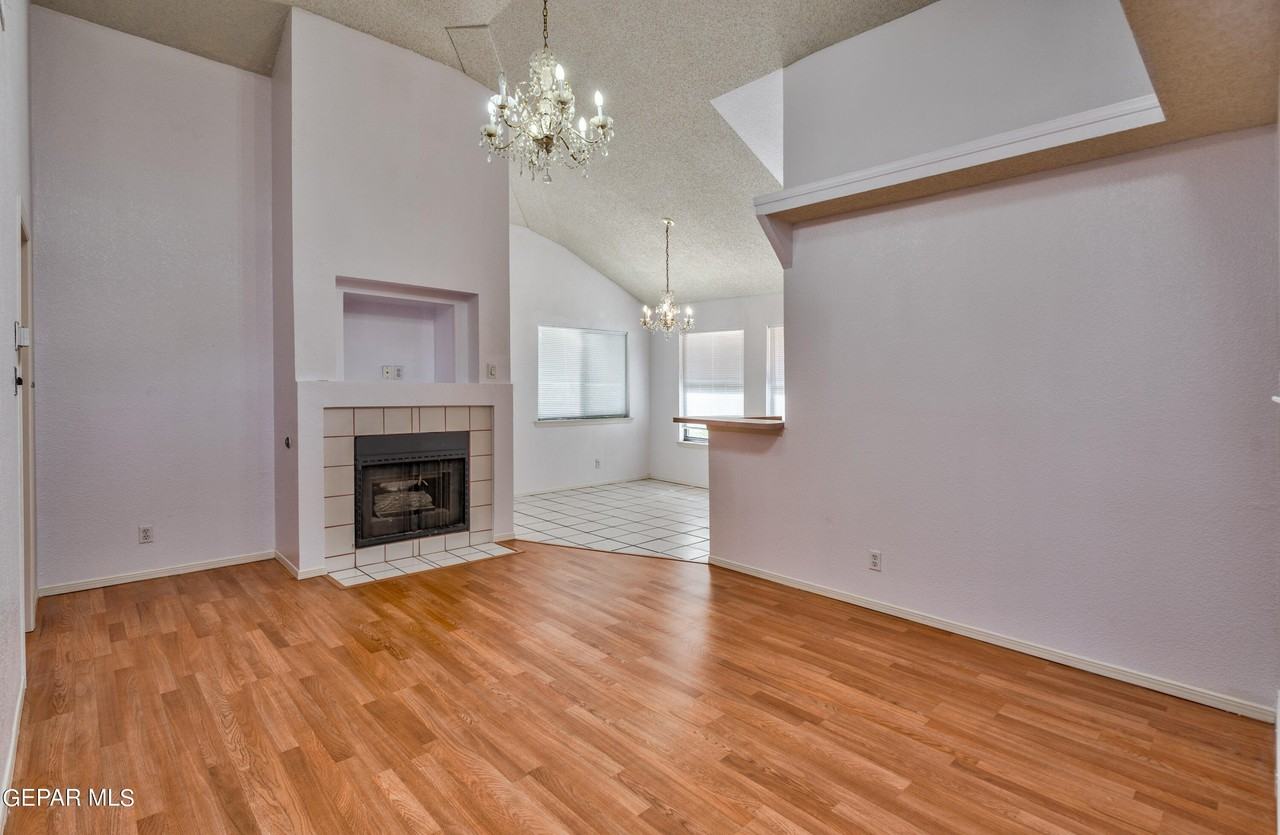 7324 Canyon Run Dr - Photo 4 of 14