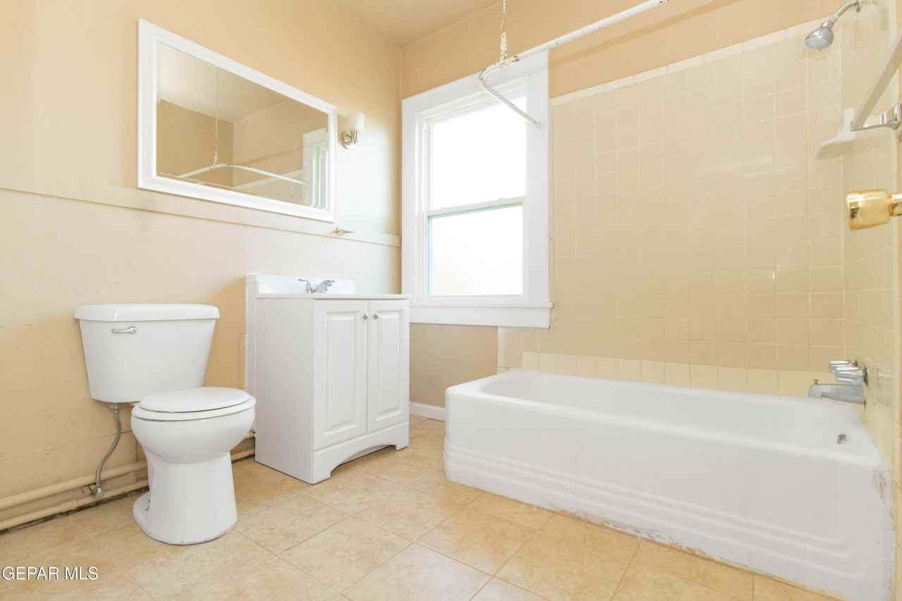 1304 E Rio Grande Ave #4 - Photo 4 of 14