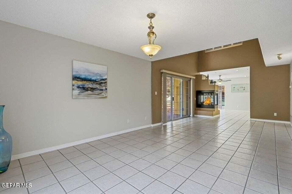 650 Vera Ct - Photo 3 of 46