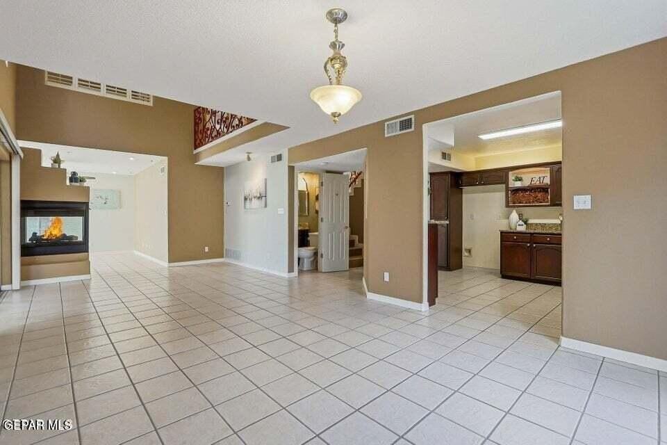 650 Vera Ct - Photo 5 of 46