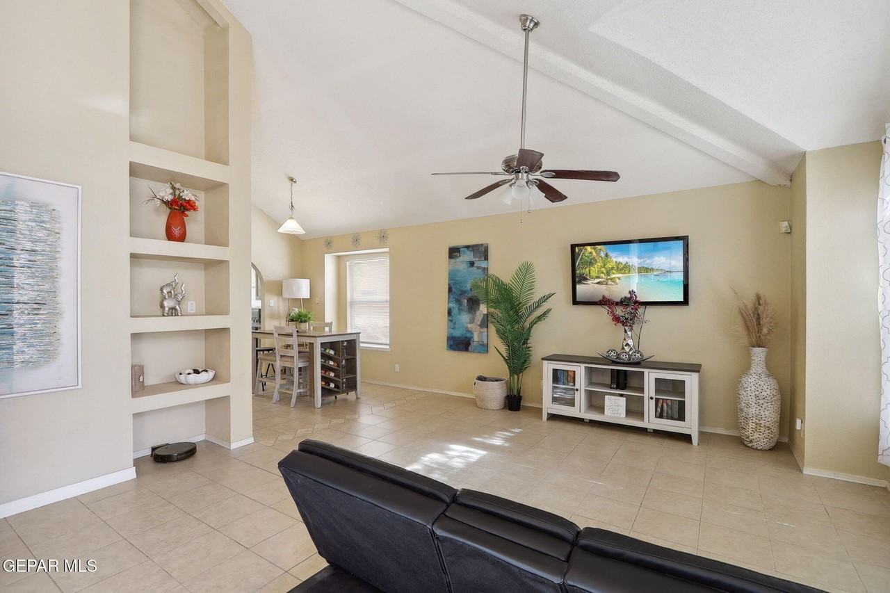 3286 Sal Berroteran Dr - Photo 4 of 25