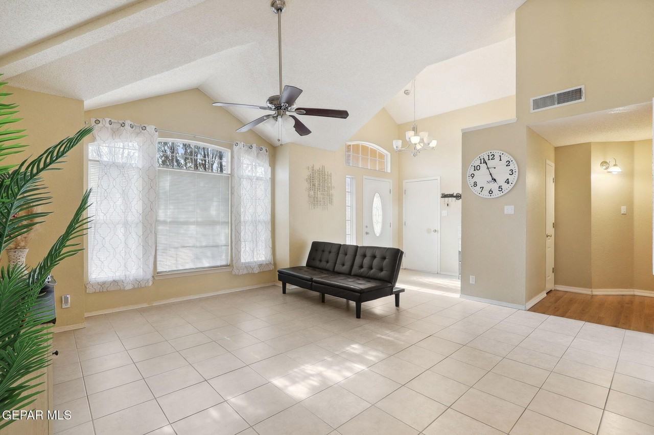 3286 Sal Berroteran Dr - Photo 6 of 25