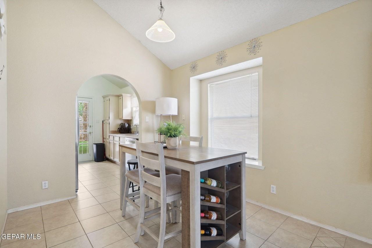 3286 Sal Berroteran Dr - Photo 7 of 25