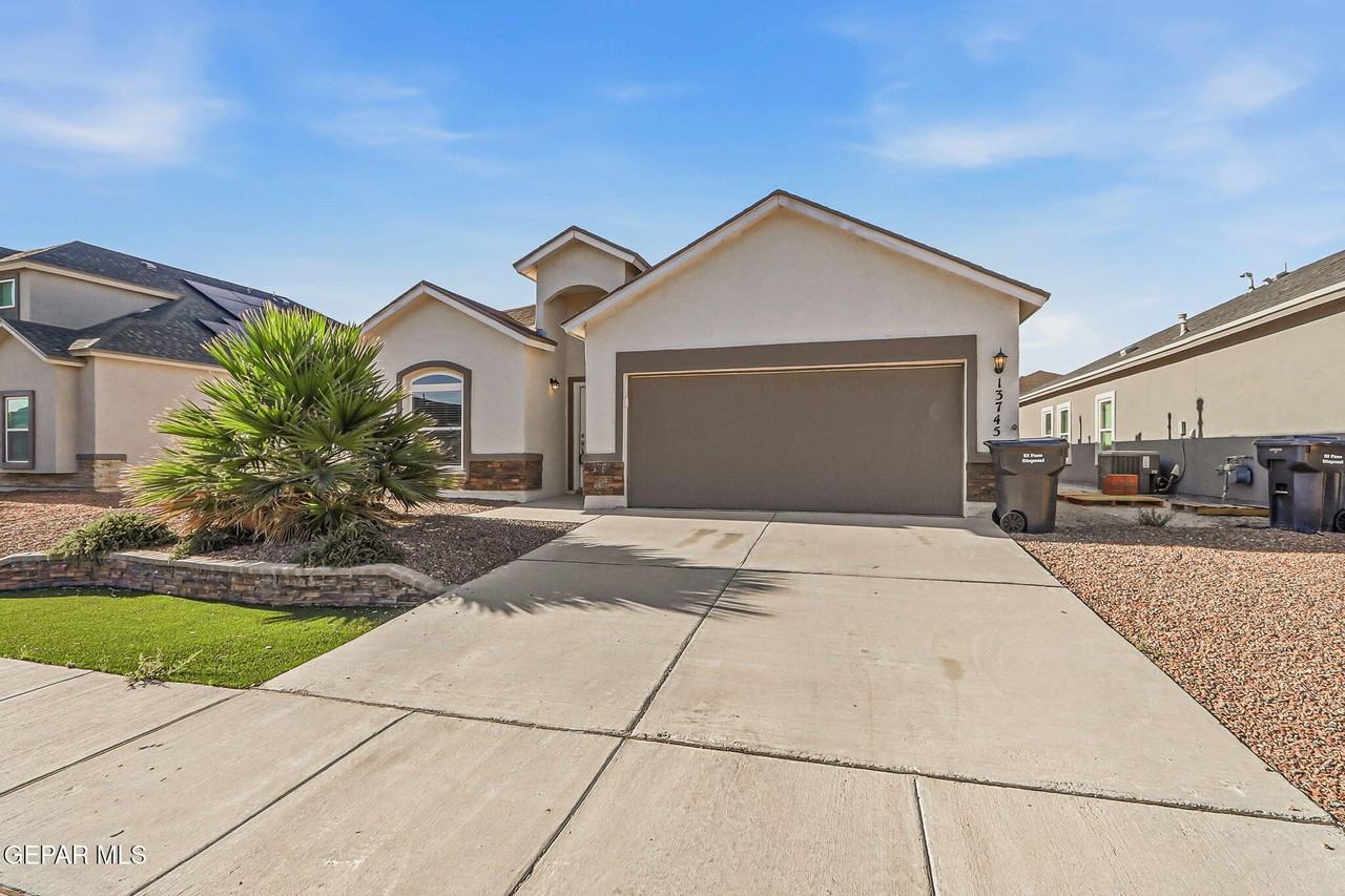 13745 Lago Vista Ave - Photo 2 of 29