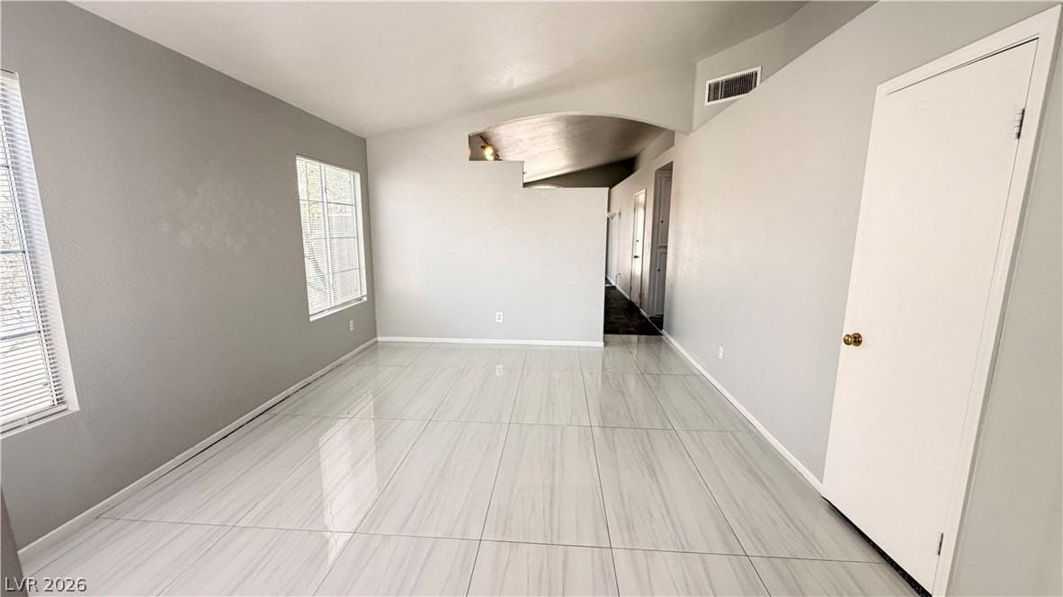 7220 Paradise Bay Dr - Photo 2 of 28