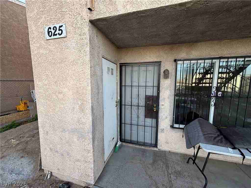 625 N 12th St #A - Photo 2 of 13