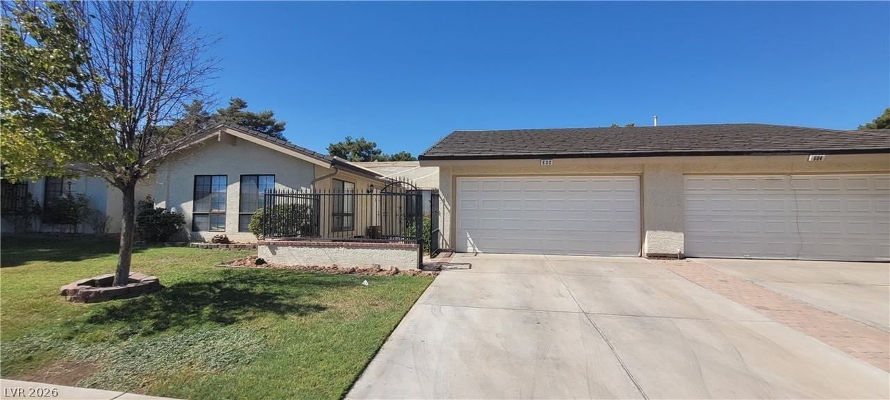 600 Woodmount Dr - Photo 2 of 35